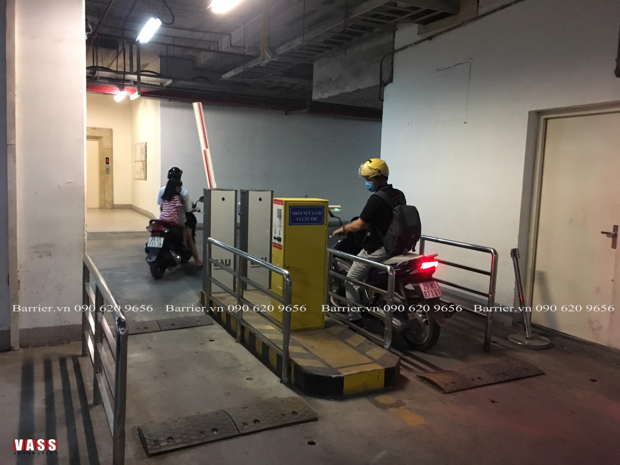 máy phát thẻ tự động cho bãi xe thông minh