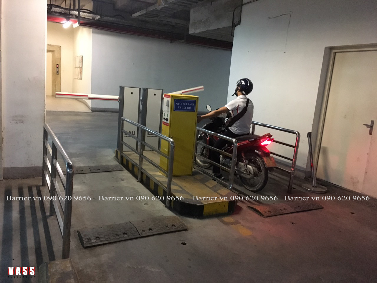 máy phát thẻ tự động cho bãi xe thông minh